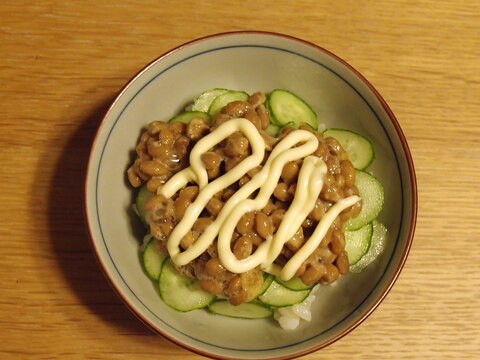 暑い夏にピッタリ☆きゅうり納豆丼